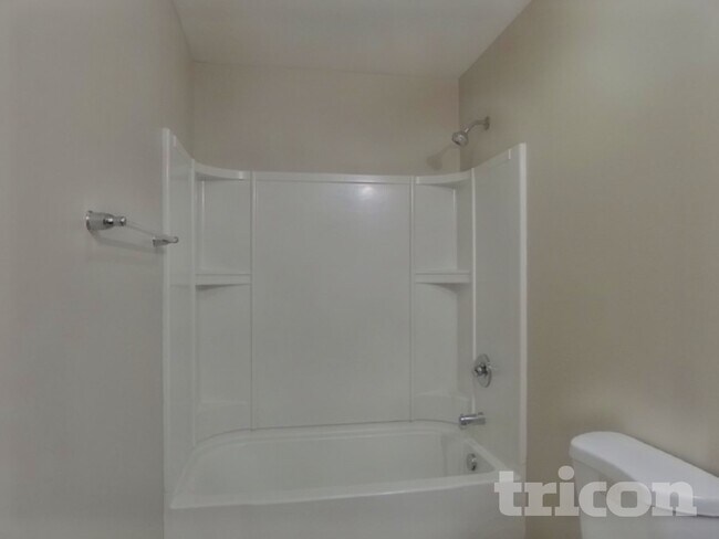 Building Photo - 930 Corvus Ct