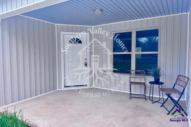 Building Photo - 308 Woodland Dr