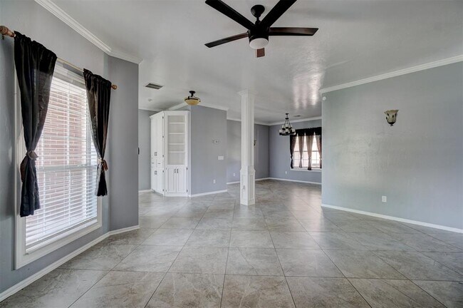 Building Photo - 1209 SW 113th St