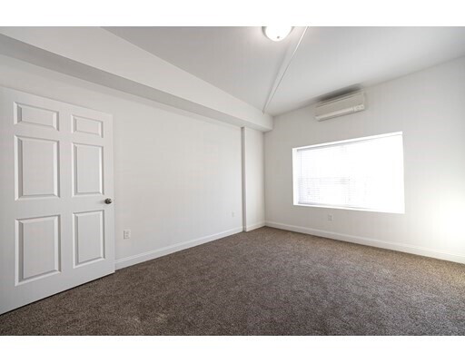 Building Photo - 2 S Grove St