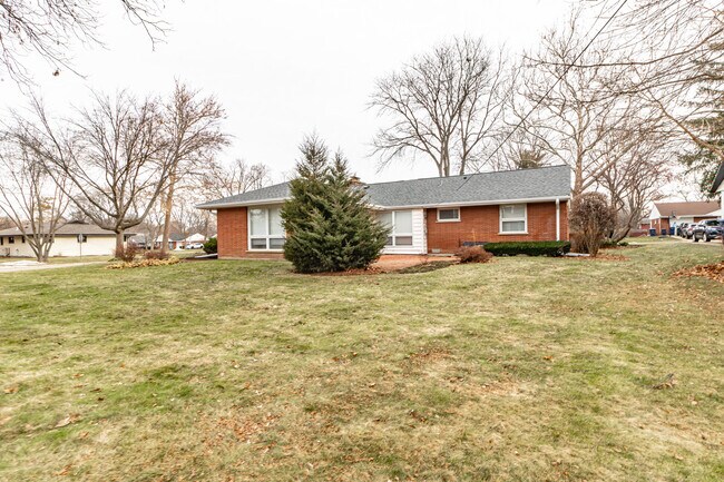 Building Photo - 1240 Warrington Rd