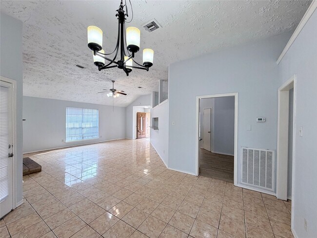 Building Photo - 5310 Park Shore Dr