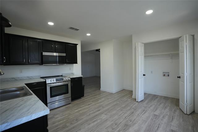 Building Photo - 4535 Parry Ave