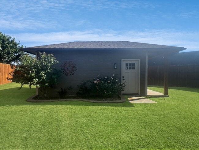 Building Photo - 903 SW 78th St