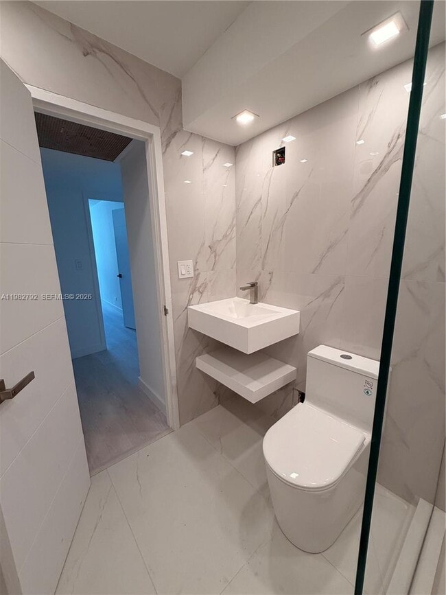 Building Photo - 1500 Bay Rd