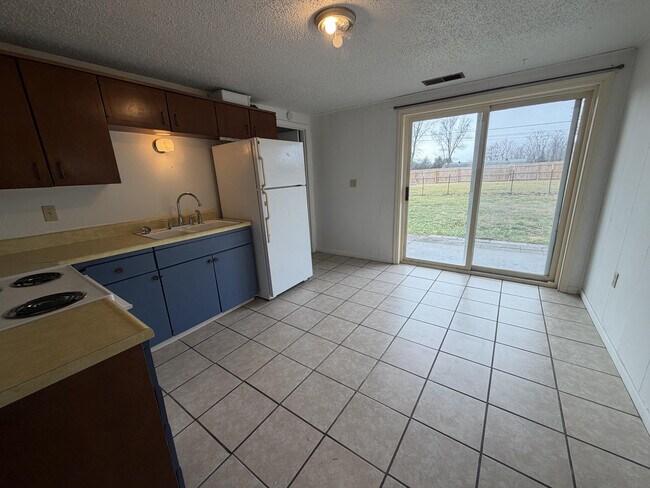 Building Photo - 6825 N Brown Station Dr