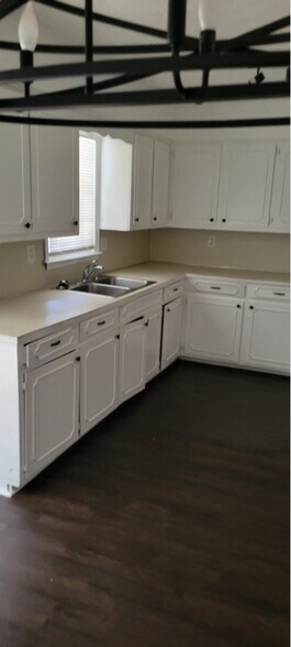 Building Photo - 2952 Peyton Dr