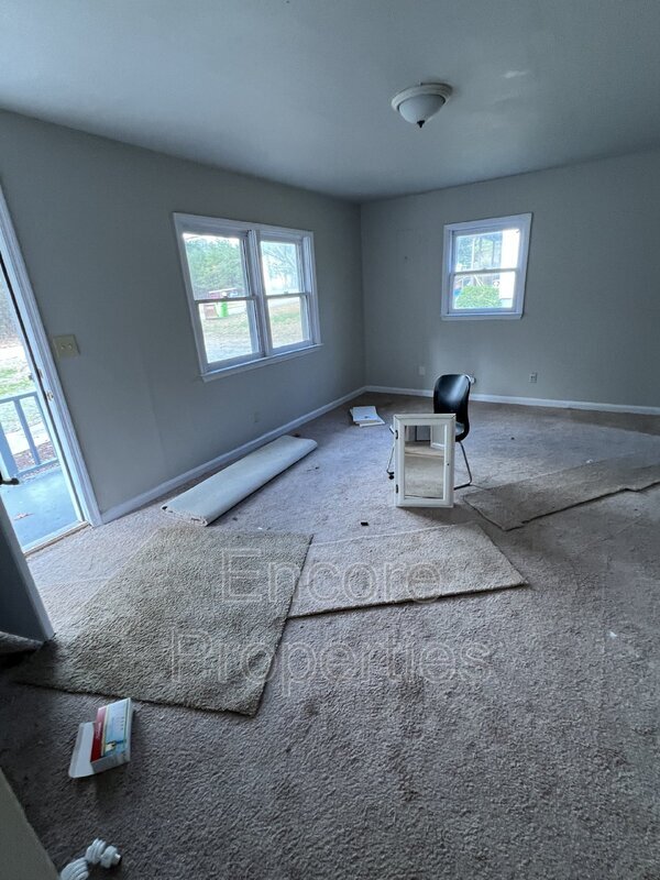 Building Photo - 3957 Circle Dr