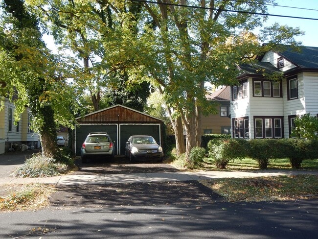 Building Photo - Beautiful Corner Lot Home On Quiet Residen...