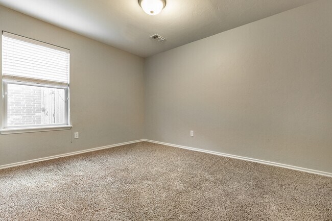 Building Photo - 2609 NW 183rd St