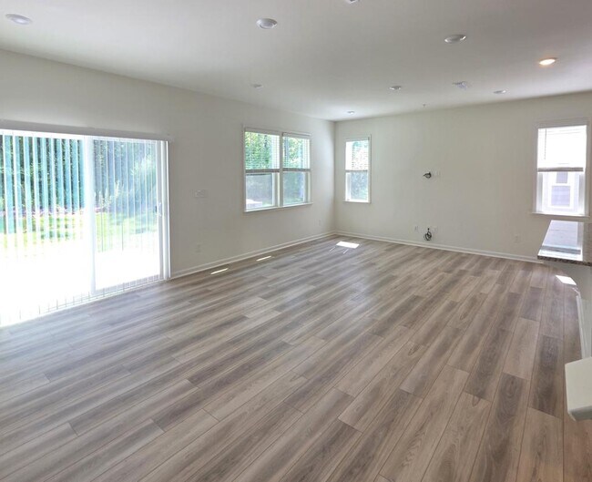 Building Photo - 114 Malbec Dr