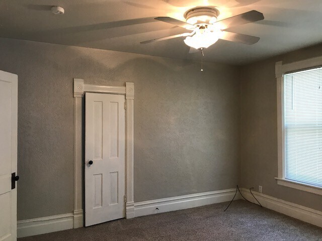 Building Photo - Vintage, Northend, Spacious Home ~ Availab...
