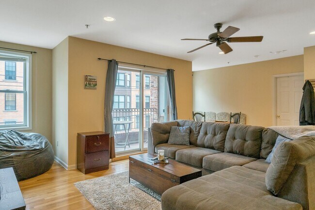 Building Photo - 75 Jefferson St