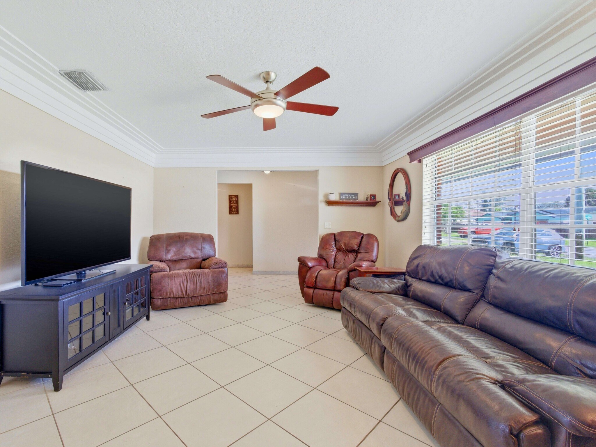 Building Photo - 6611 Venetian Dr