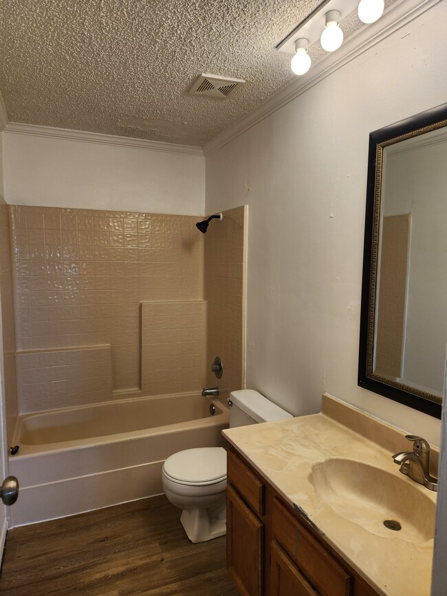 Hallway Bathroom - 7408 Avenue X