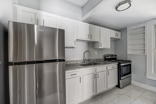 Building Photo - Charming 4 bedroom, 1 bathroom