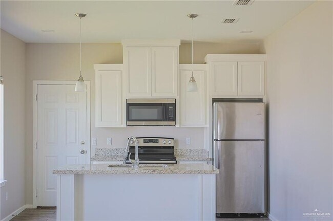 Building Photo - 14 Sandpiper Ave