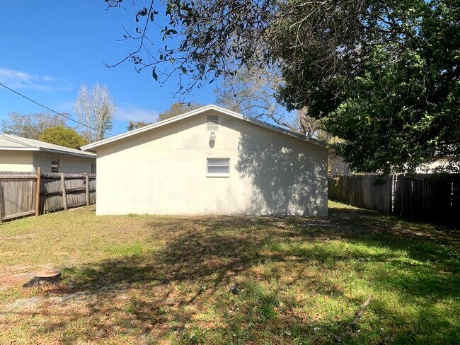 Building Photo - 4134 12th Ave S