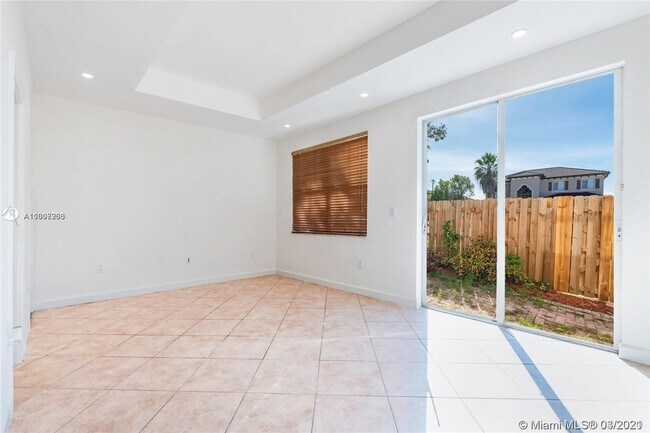 Building Photo - 15244 SW 9th Way