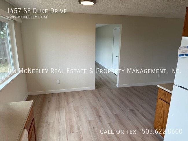 Building Photo - 1457 SE Duke Dr