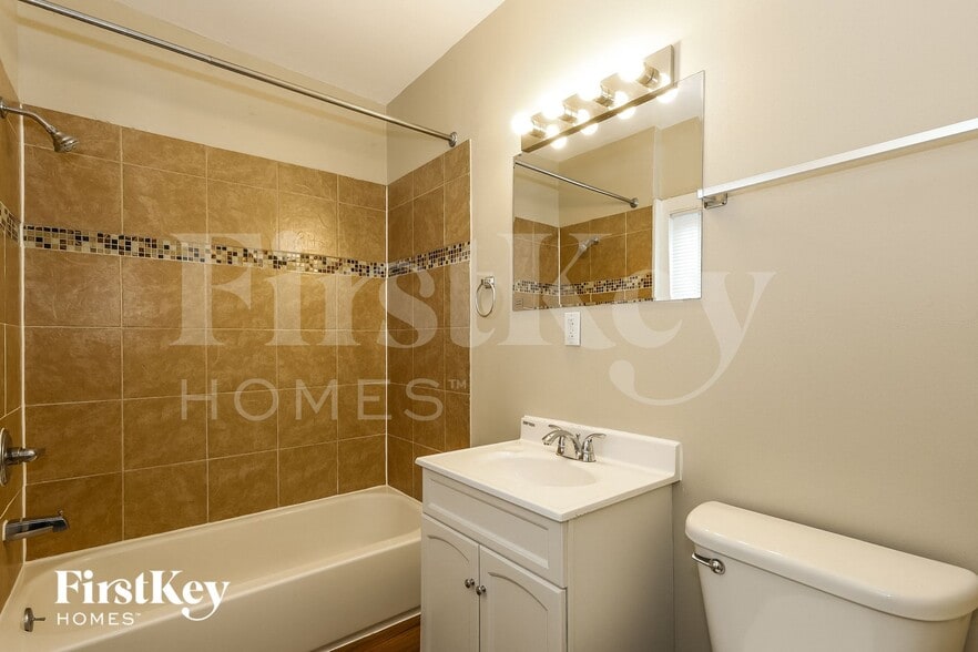 Building Photo - 609 North Ave