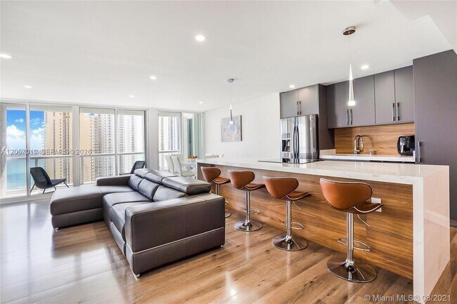 Building Photo - 16400 Collins Ave