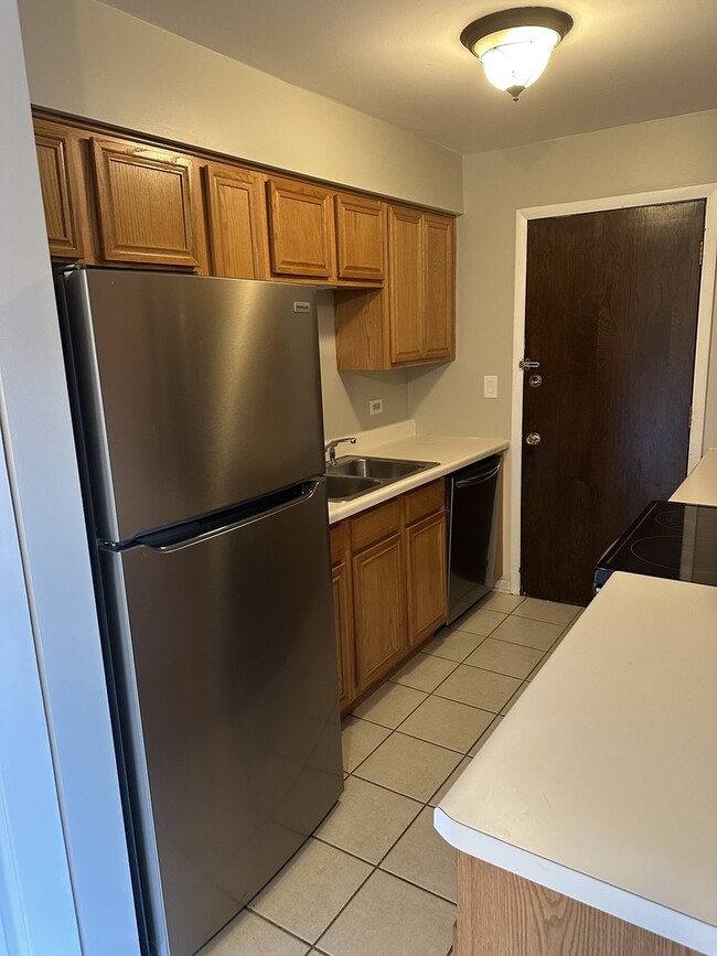 Building Photo - 5728 W 128th St