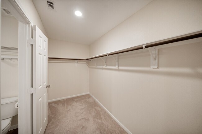 Building Photo - 14551 Maple Field Dr