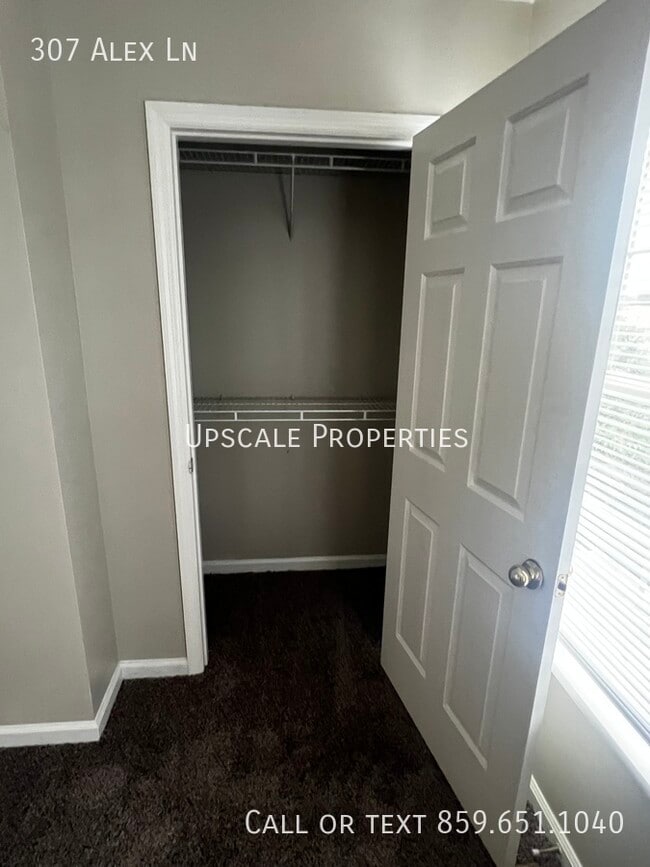 Building Photo - 307 Alex Ln