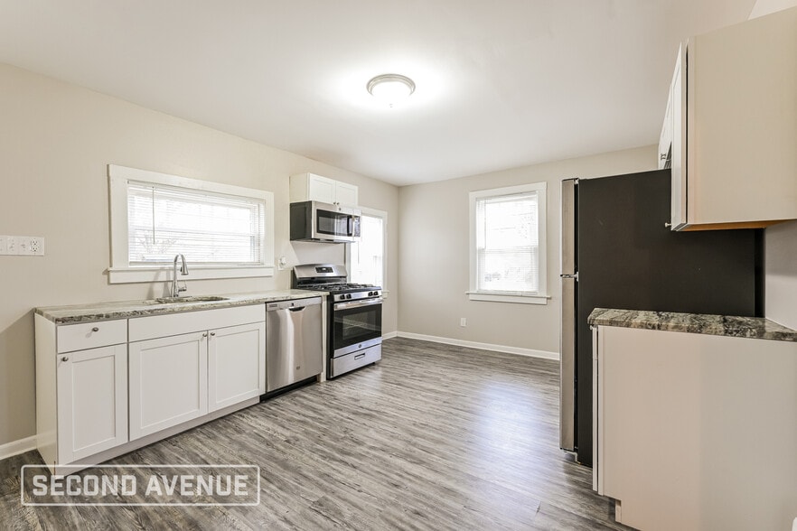 Building Photo - 137 Hill Rd