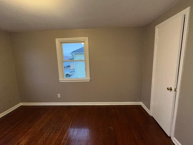 Building Photo - 1352 E 25th Ave