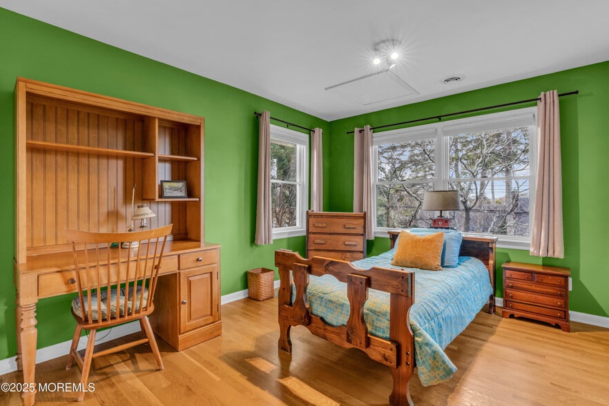 Building Photo - 2420 Cedar St