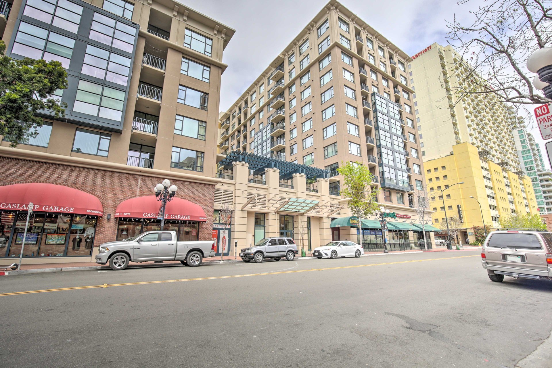 Building Photo - 530 K St