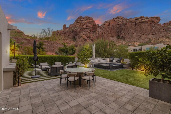 Building Photo - 5841 N Echo Canyon Cir