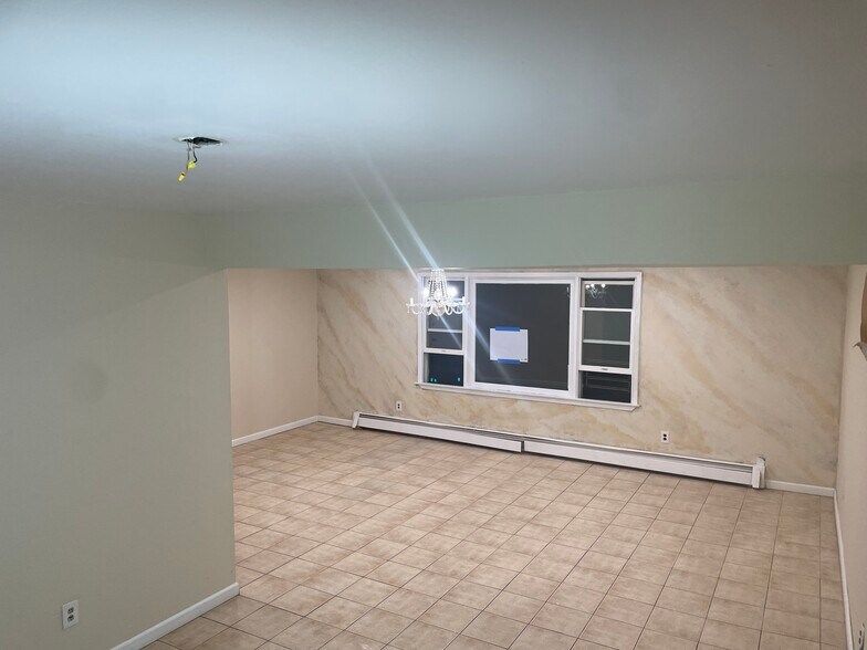 Building Photo - 354 Highland Ave
