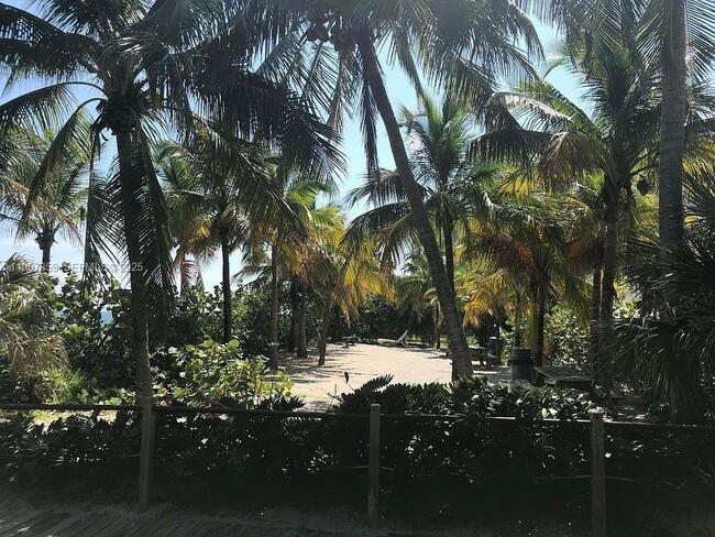 Building Photo - 881 Ocean Dr