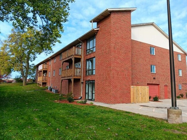 Building Photo - 357 Morris