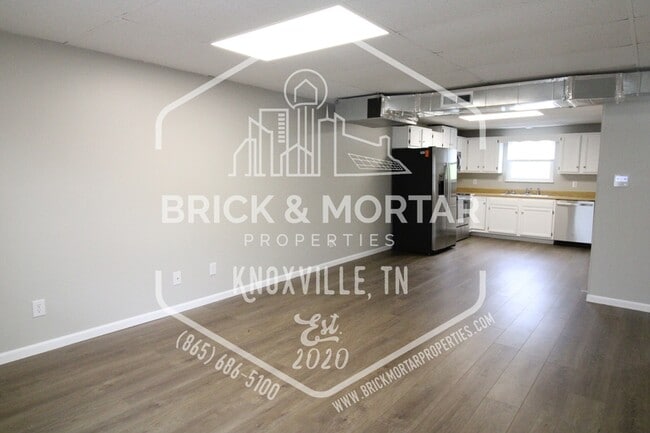 Building Photo - 165 Tallent Way