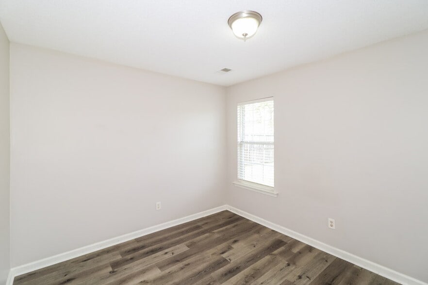 Building Photo - 5760 Landau Drive