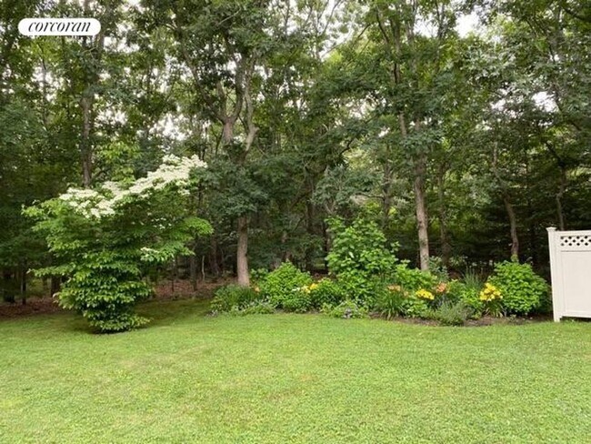 Building Photo - 330 Sprig Tree Path