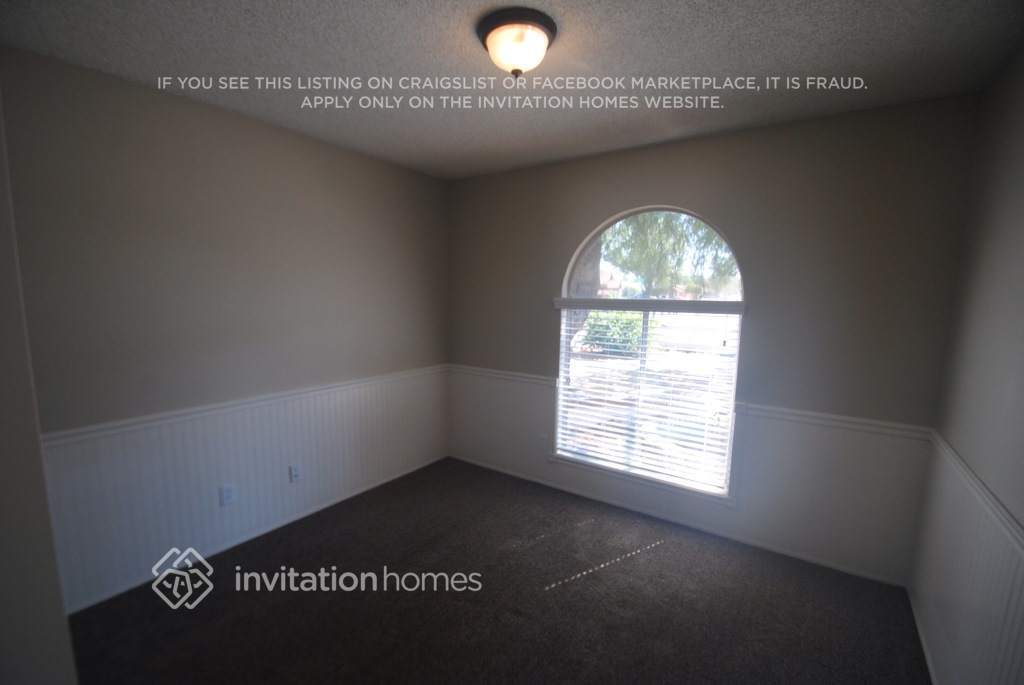 Building Photo - 656 S Robin Ln