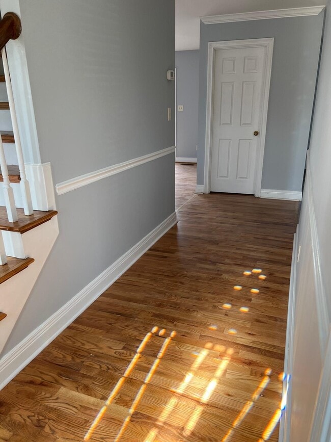 Building Photo - 929 Woodglen Ct