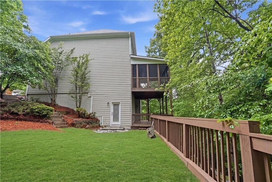 Building Photo - 682 Montglade Ct