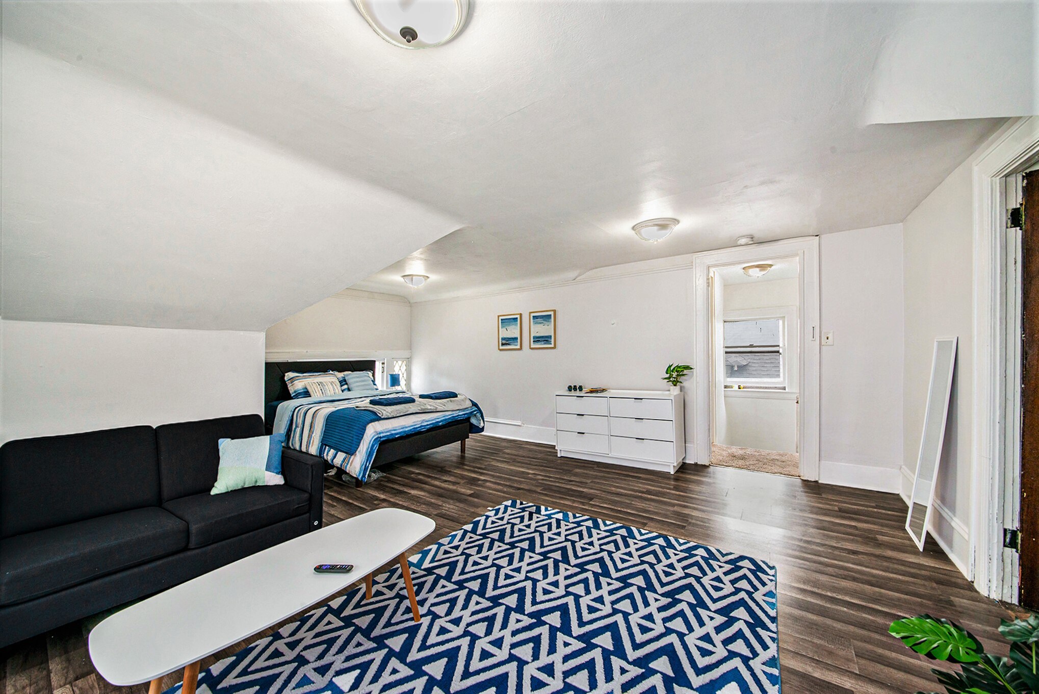 Building Photo - 624 Michigan St NE