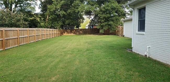 Building Photo - 55 Stonehenge Dr