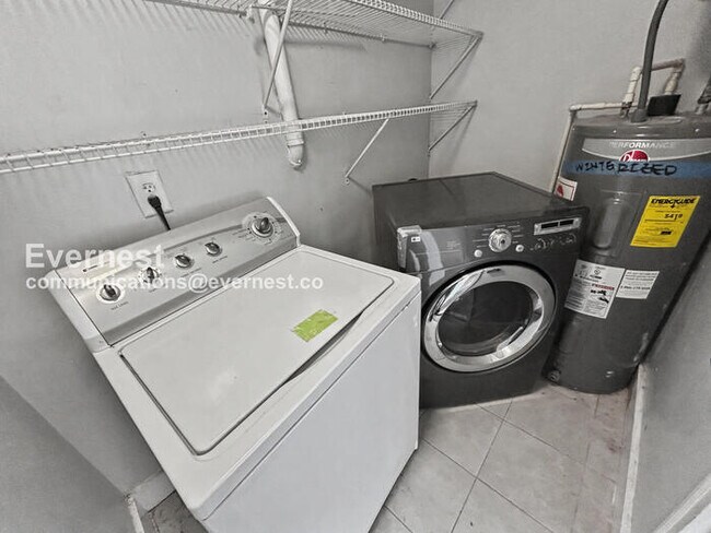 Building Photo - PROMO: Get $500 OFF first months rent when the lease today! / 3 Bed, 1.5 Bath Home with Fenced Ya...