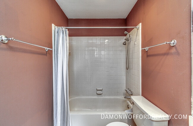Building Photo - 1435 Roxbury Ct