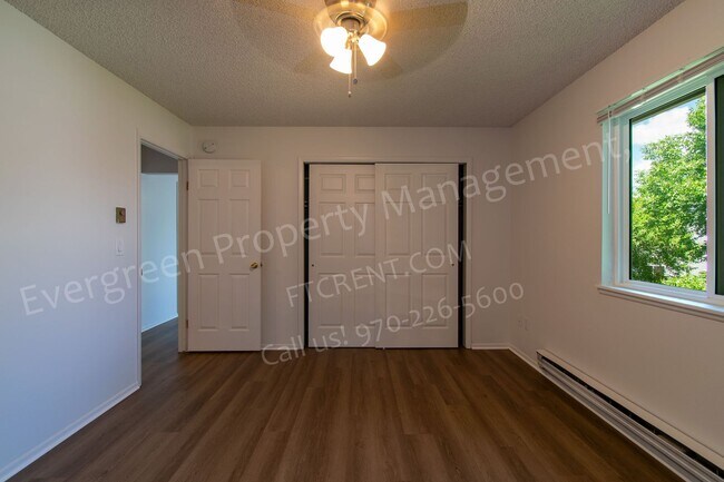 Building Photo - 3950 Manhattan Ave