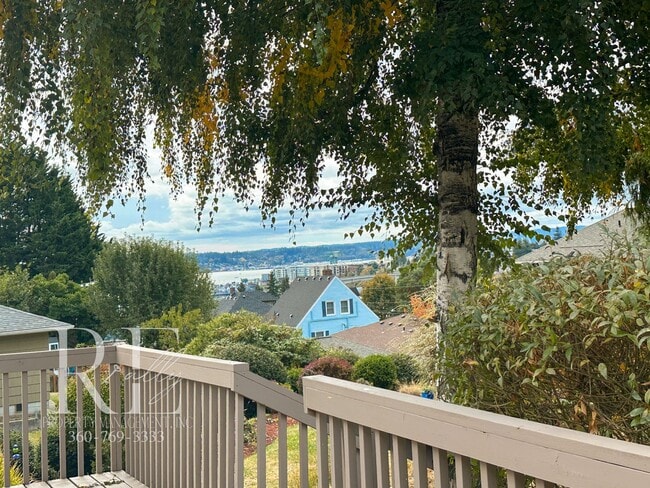 Building Photo - Enjoy Breathtaking Sunsets in the Heart of Manette