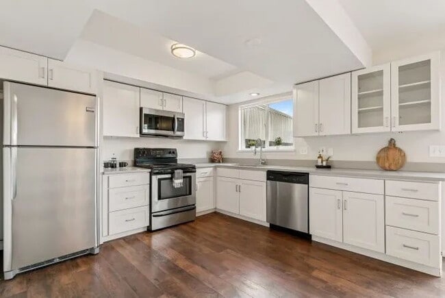 Building Photo - $2,550.00 - 4 Bedrooms, 2.5 Bathroom, Town...